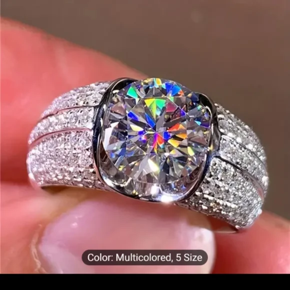 Iced out Ladies jewelry ring size 8 in men - Picture 3 of 7